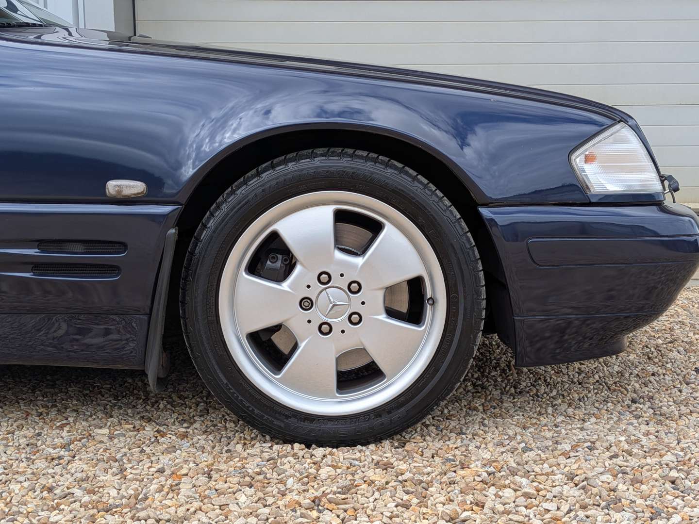 <p>1998 MERCEDES SL 320 R129 AUTO</p>