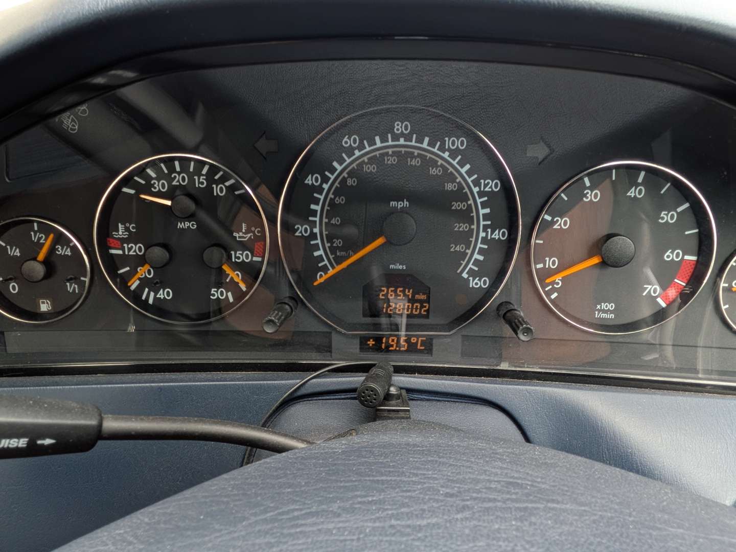 <p>1998 MERCEDES SL 320 R129 AUTO</p>