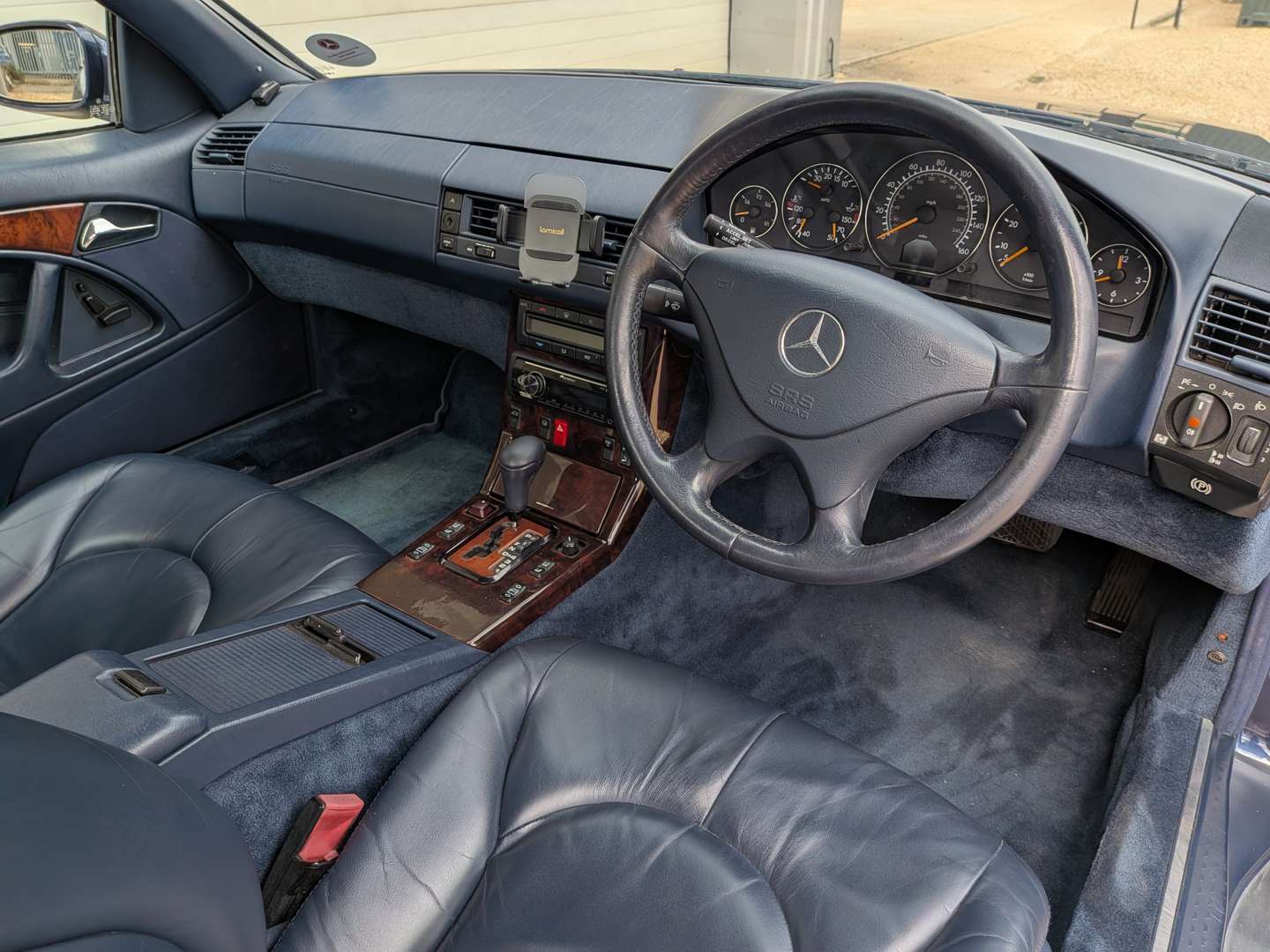 <p>1998 MERCEDES SL 320 R129 AUTO</p>