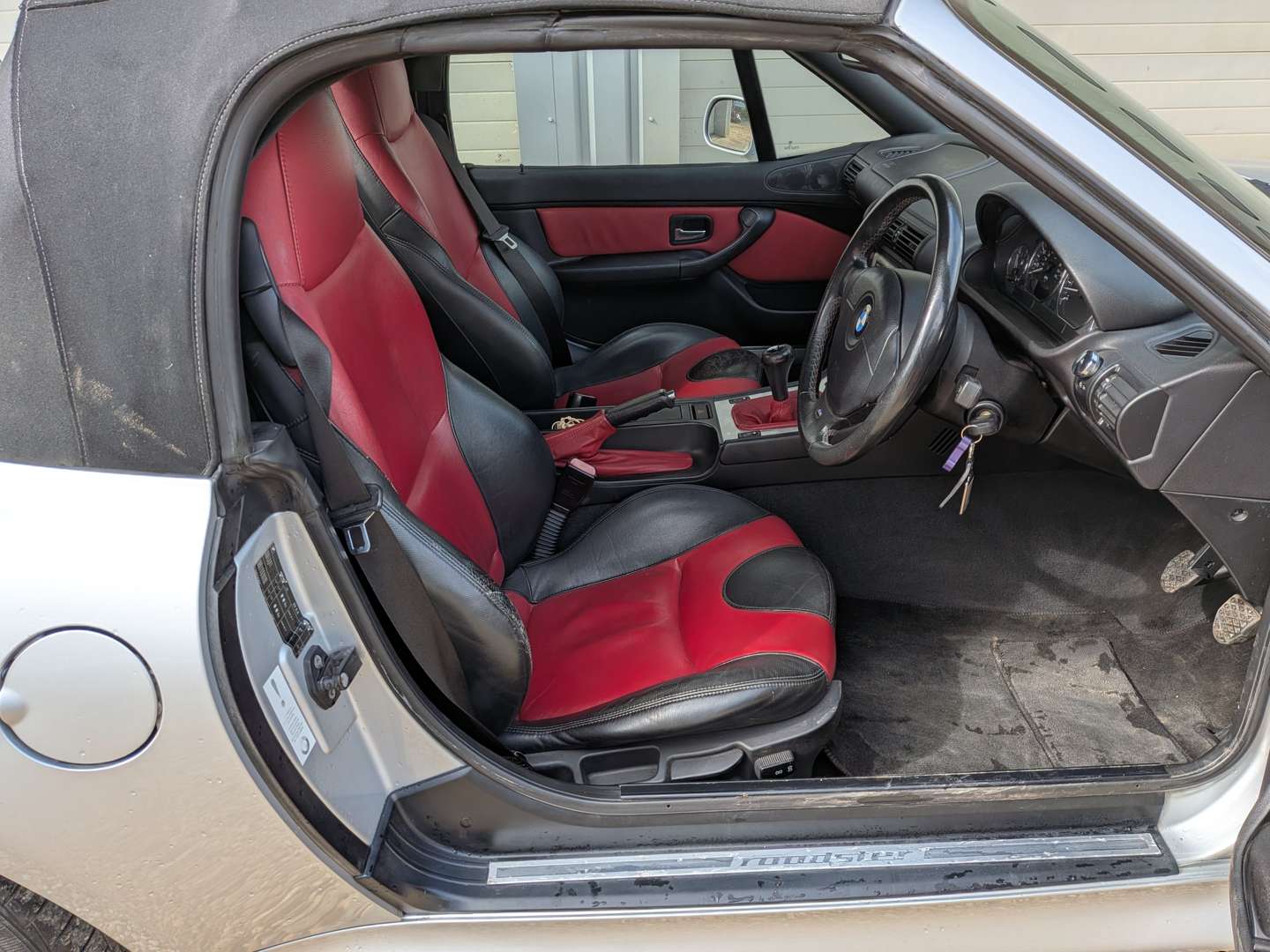 <p>2001 BMW Z3 SPORT ROADSTER</p>