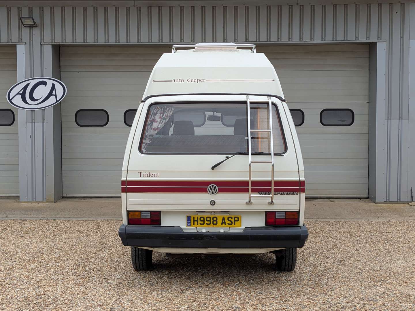 <p>1991 VW T25 MOTOR CARAVAN</p>