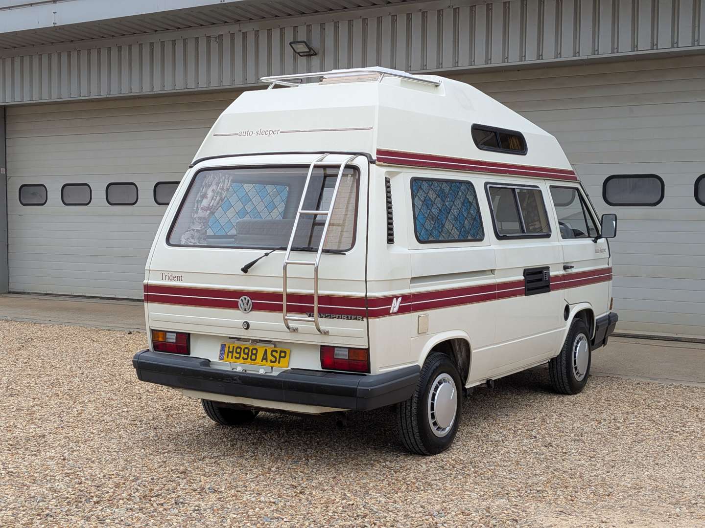 <p>1991 VW T25 MOTOR CARAVAN</p>