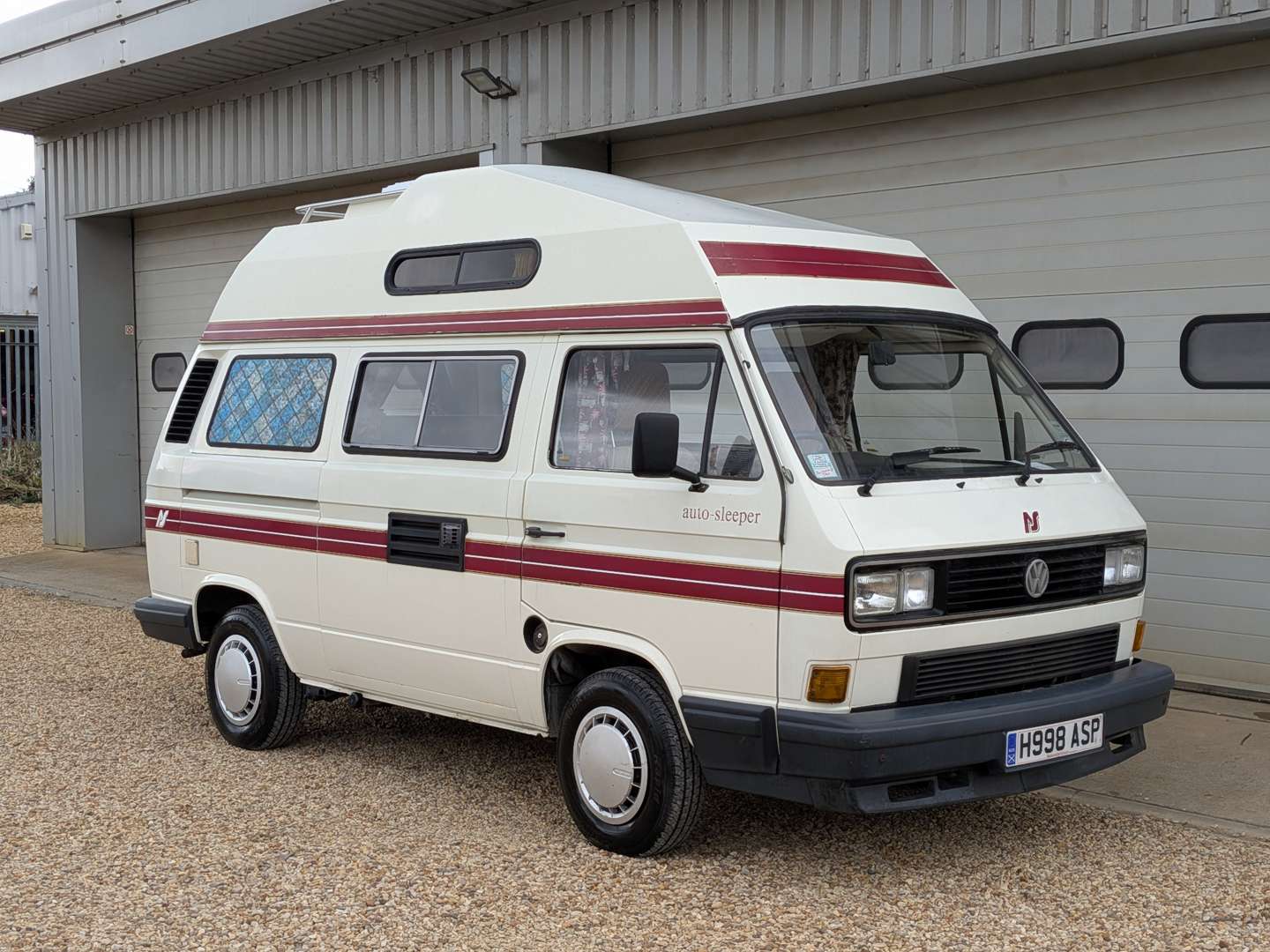 <p>1991 VW T25 MOTOR CARAVAN</p>