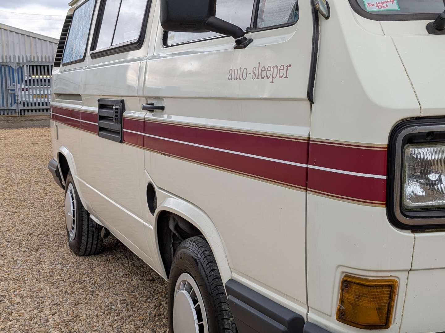 <p>1991 VW T25 MOTOR CARAVAN</p>