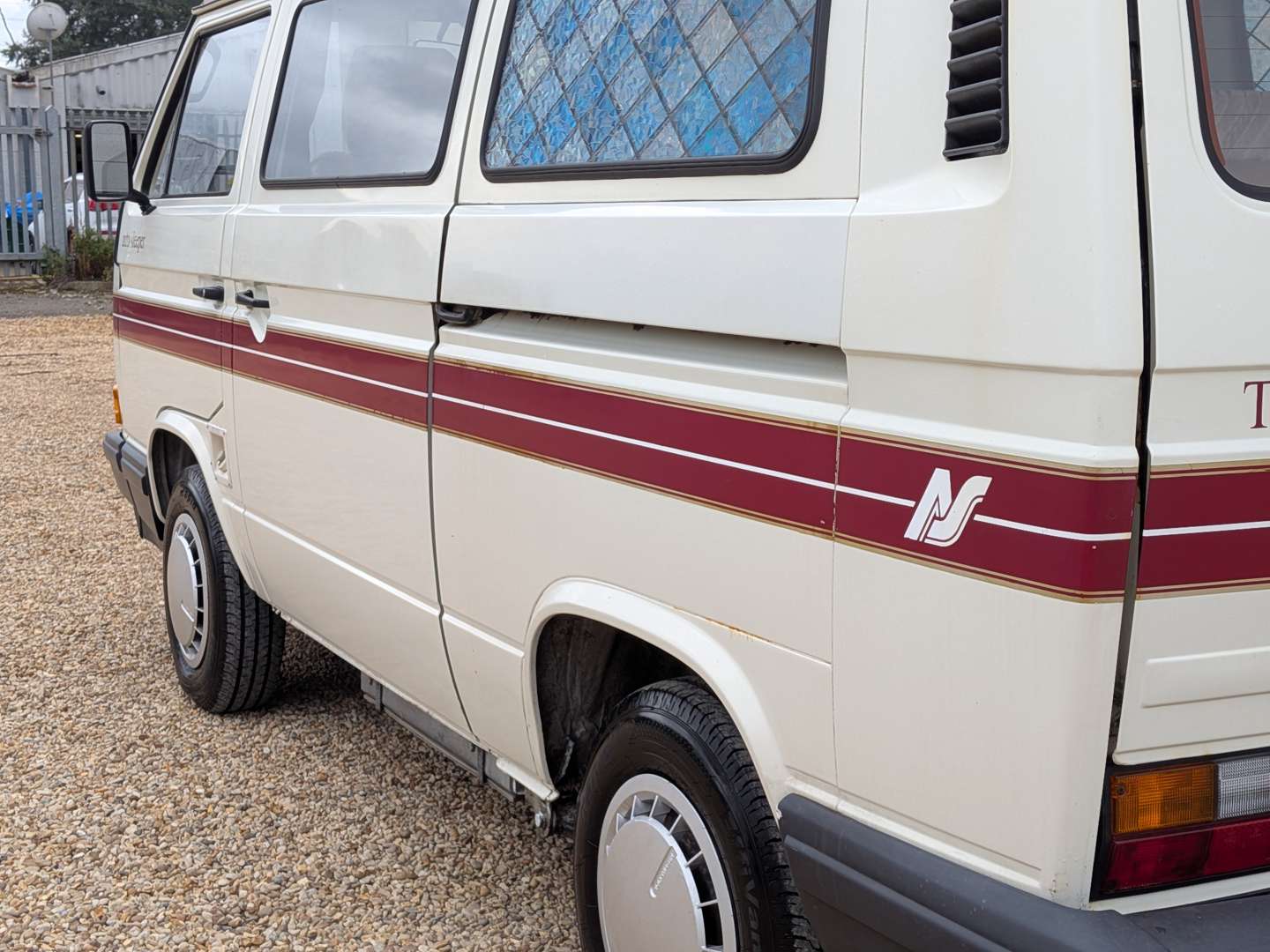 <p>1991 VW T25 MOTOR CARAVAN</p>