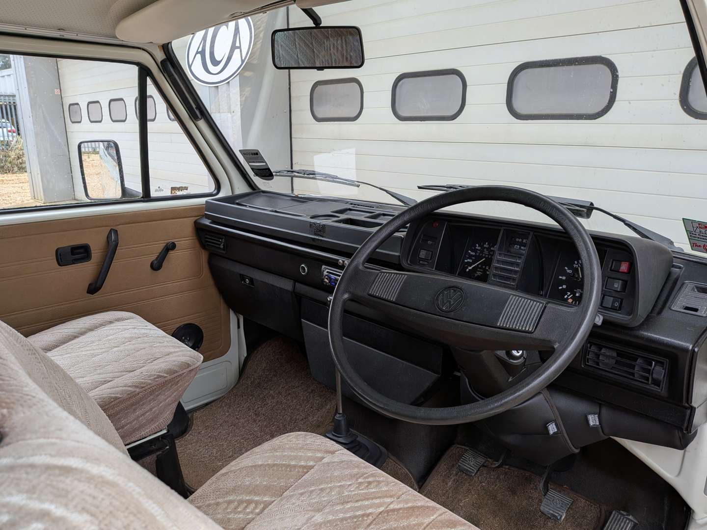 <p>1991 VW T25 MOTOR CARAVAN</p>