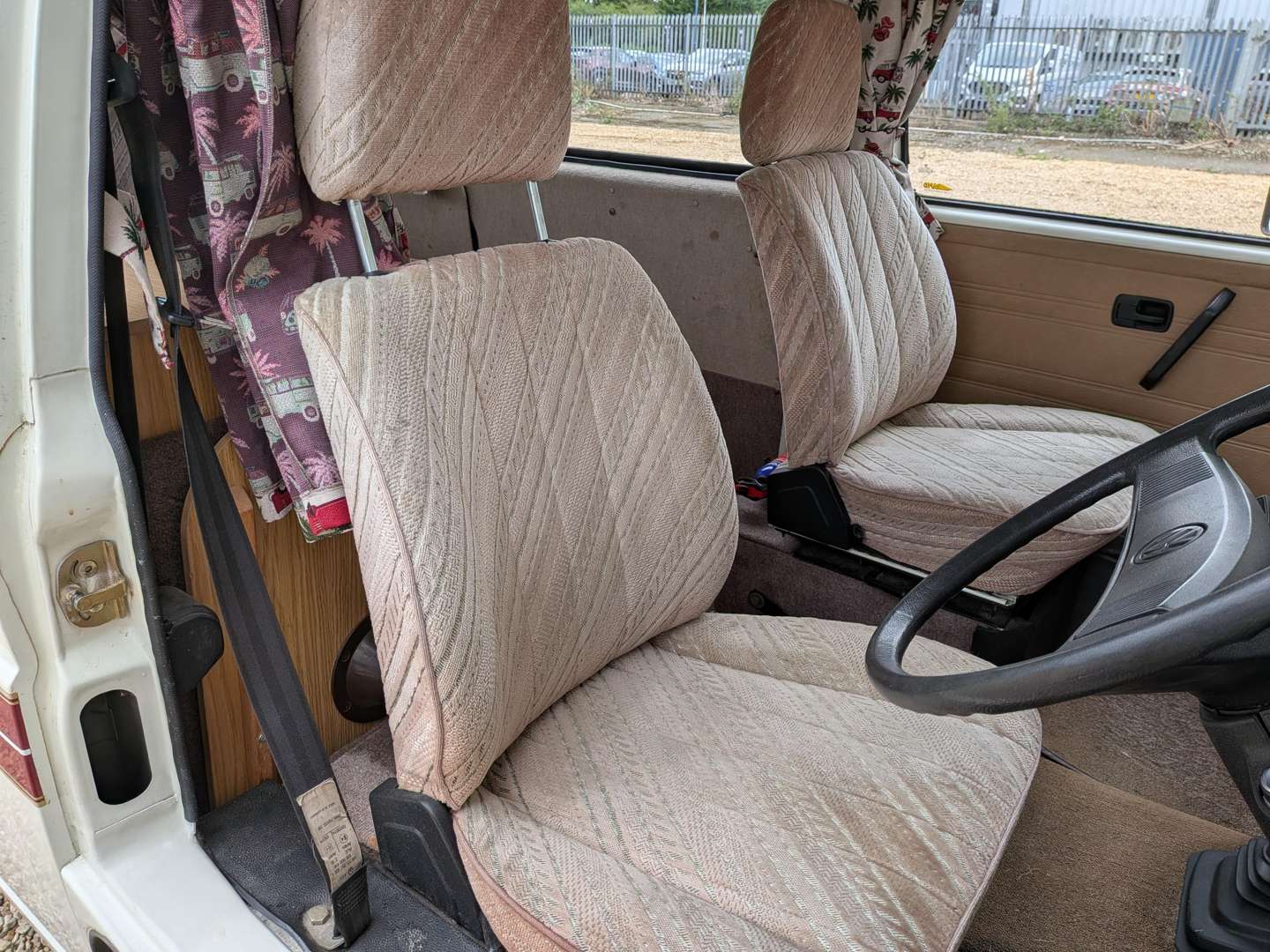 <p>1991 VW T25 MOTOR CARAVAN</p>