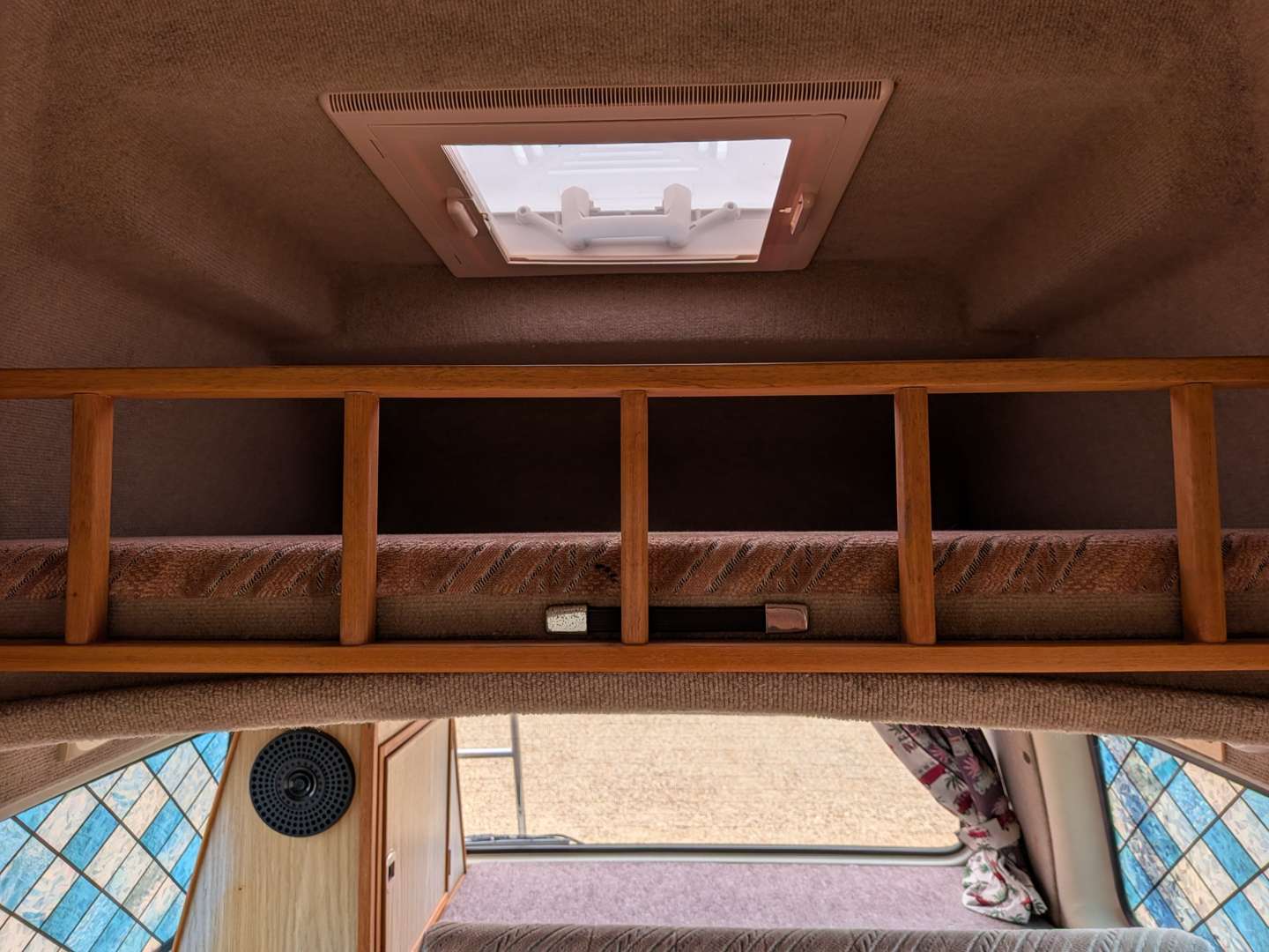 <p>1991 VW T25 MOTOR CARAVAN</p>