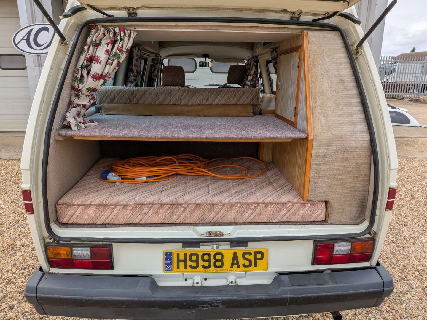 <p>1991 VW T25 MOTOR CARAVAN</p>
