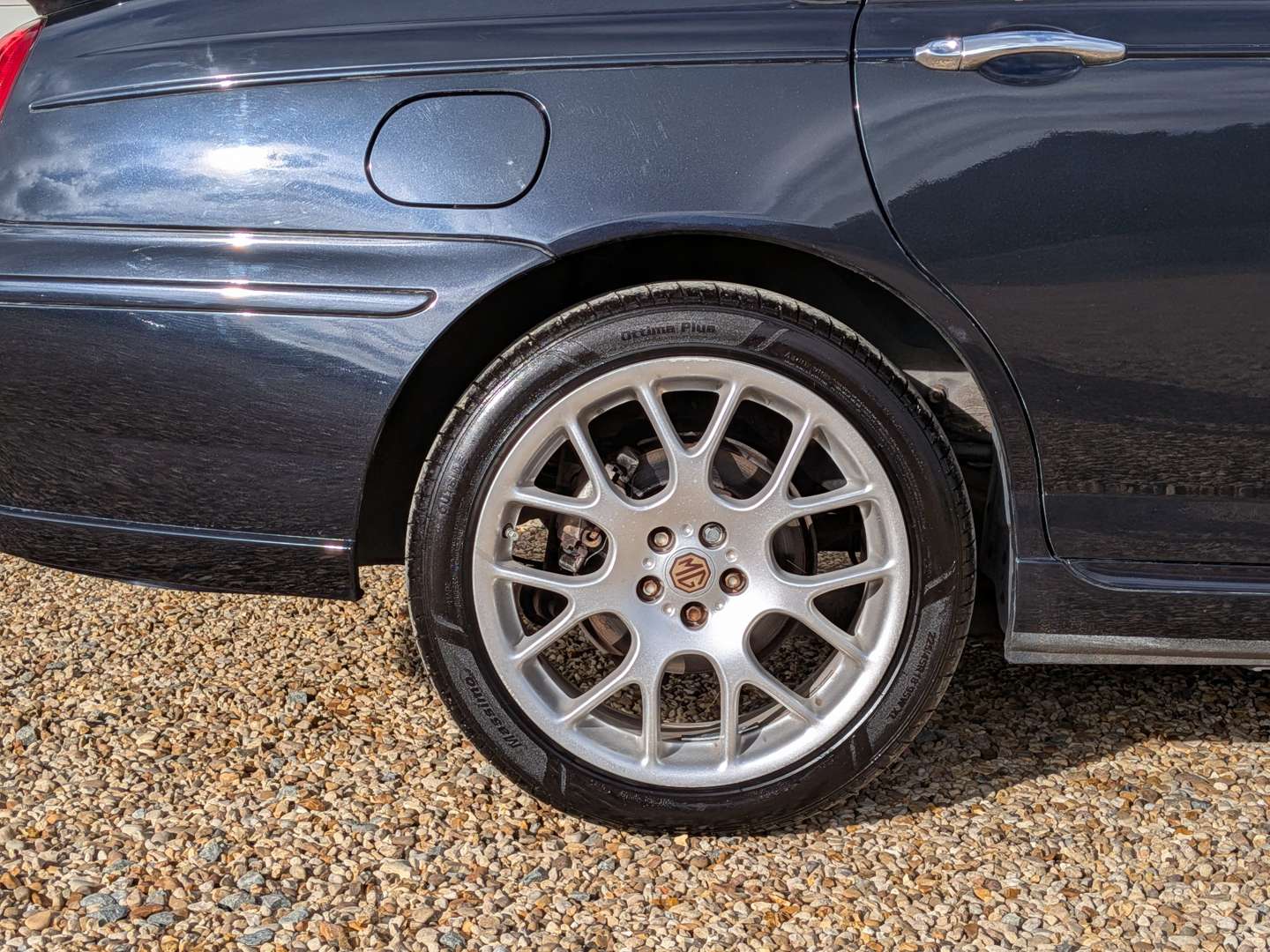 <p>2004 MG ZT 180</p>