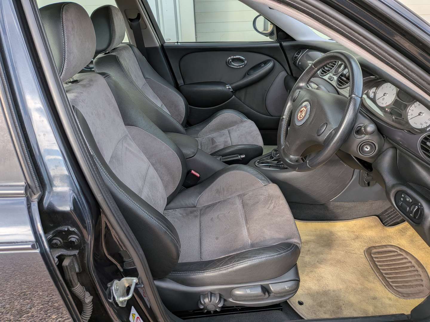 <p>2004 MG ZT 180</p>