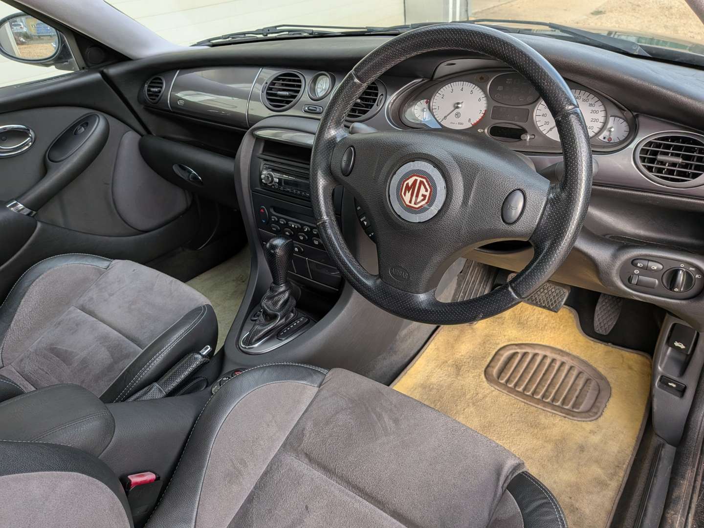 <p>2004 MG ZT 180</p>
