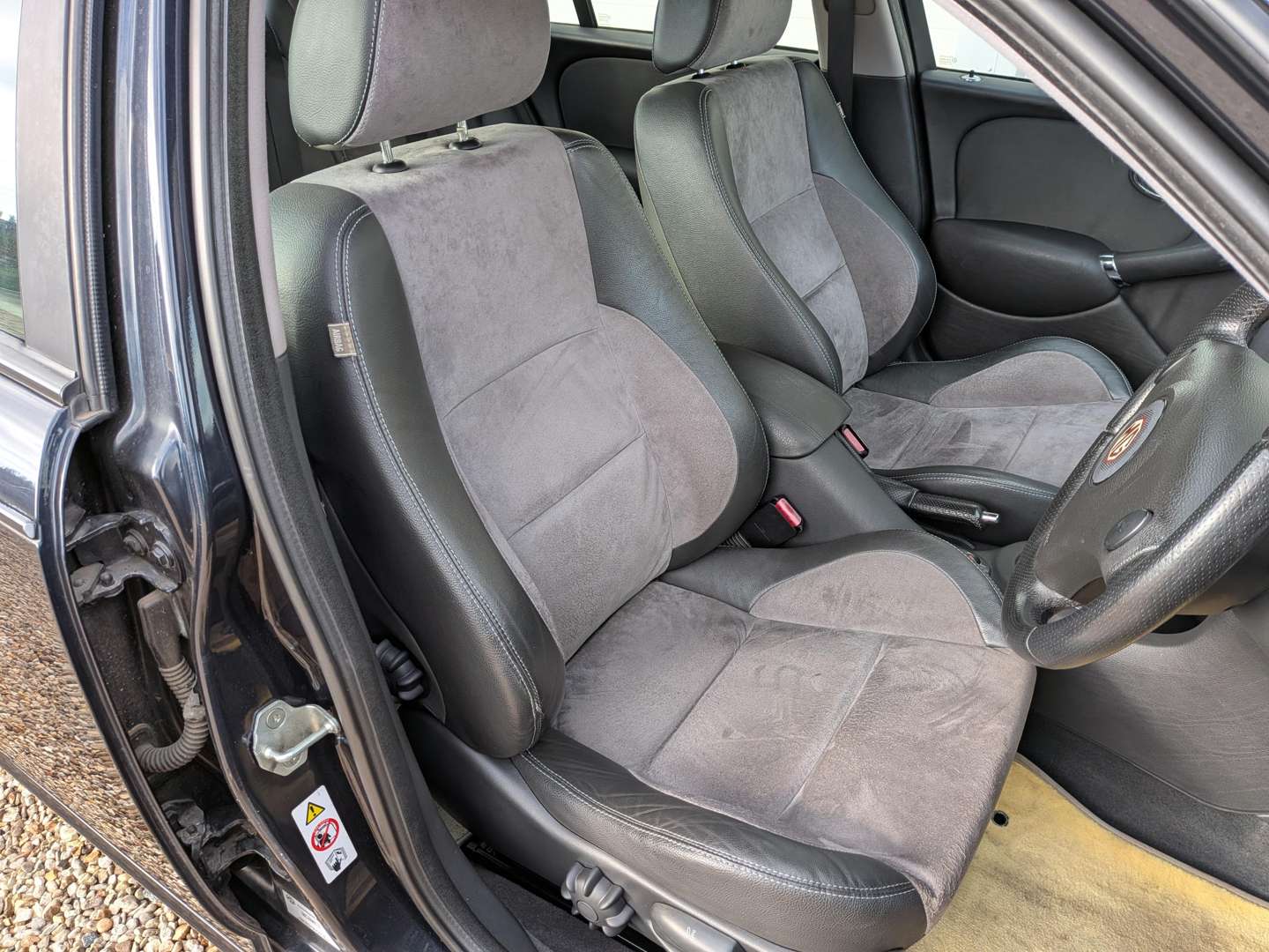 <p>2004 MG ZT 180</p>