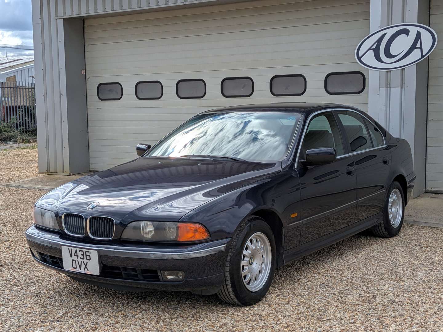 <p>2000 BMW 525I E39</p>