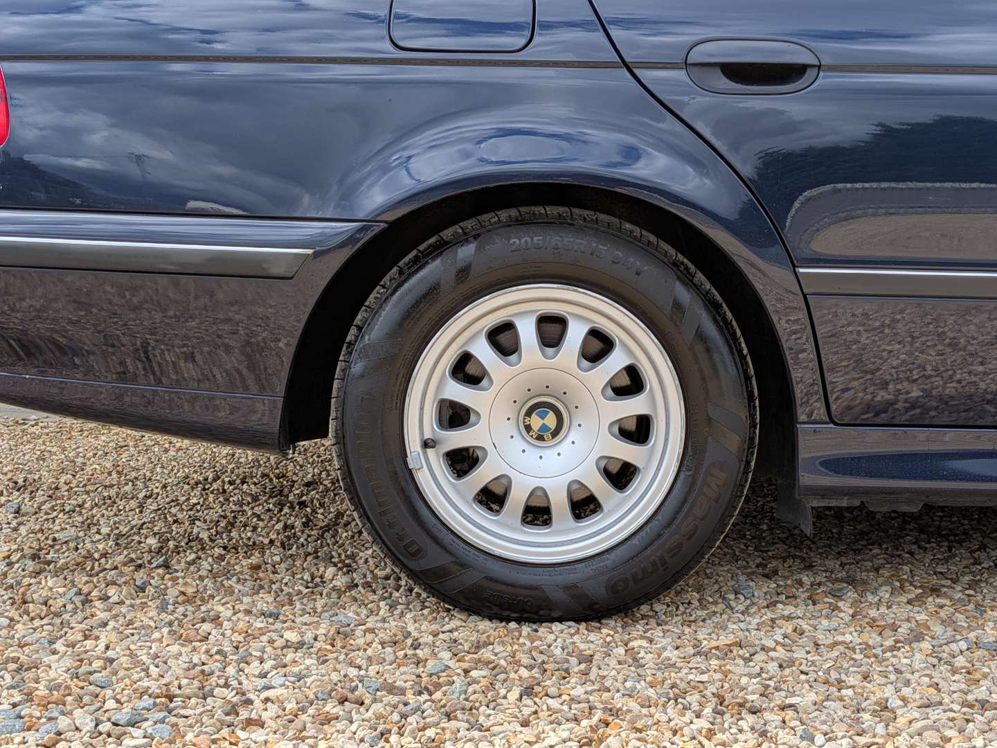 <p>2000 BMW 525I E39</p>