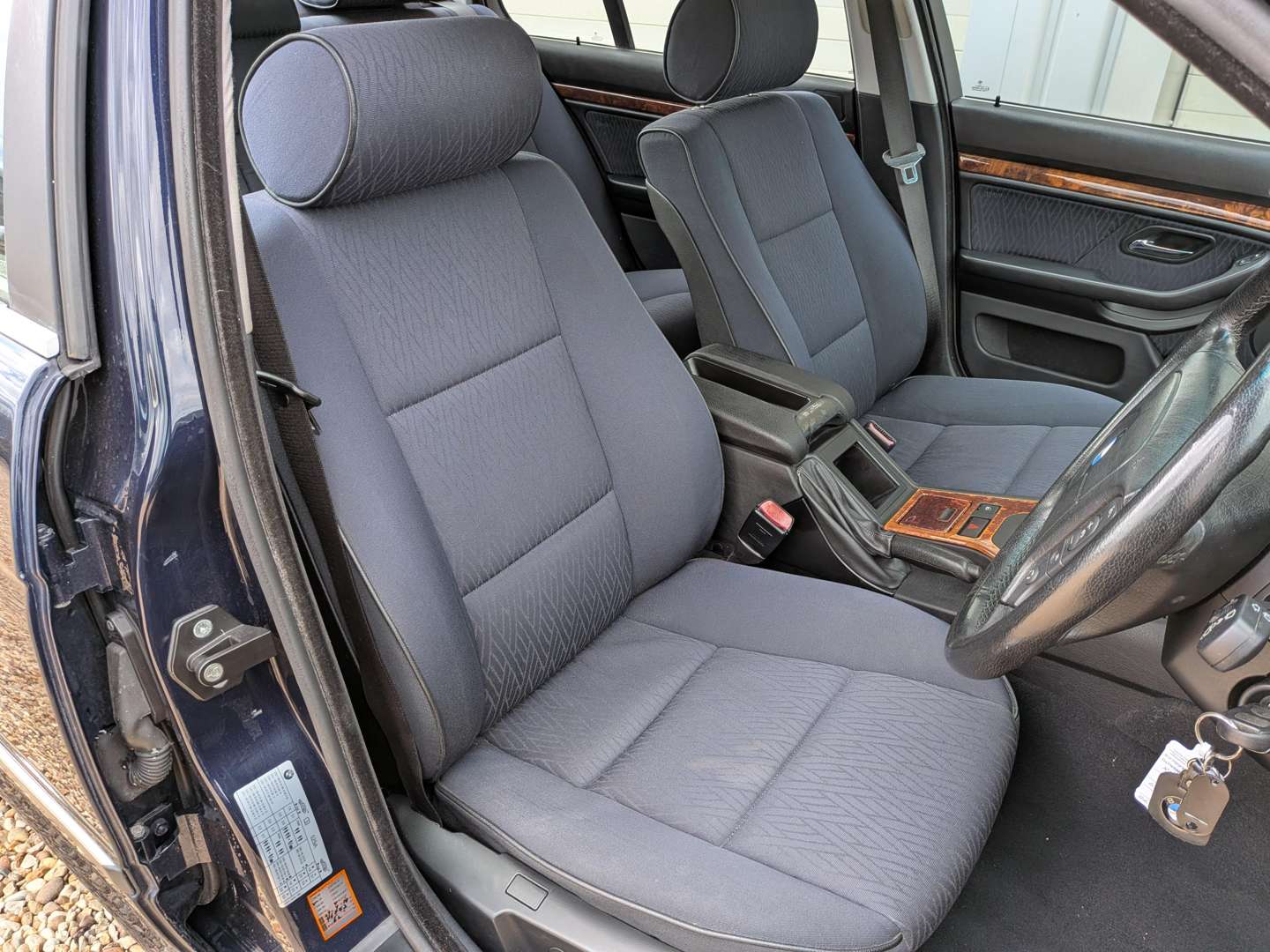 <p>2000 BMW 525I E39</p>