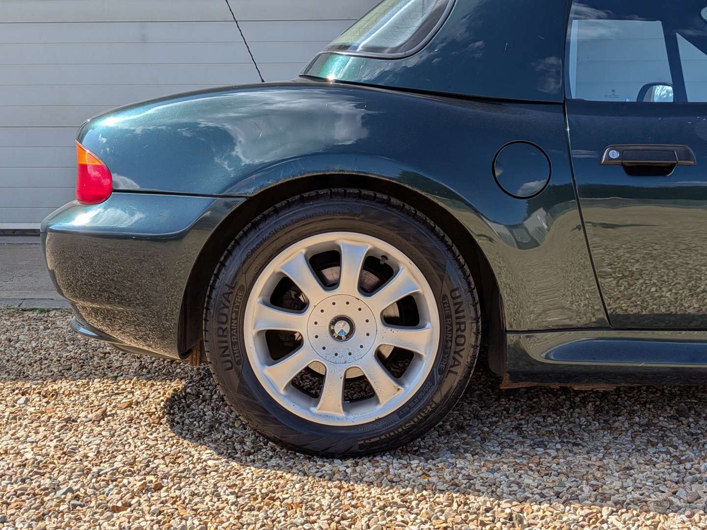 <p>1999 BMW Z3 2.8 ROADSTER</p>