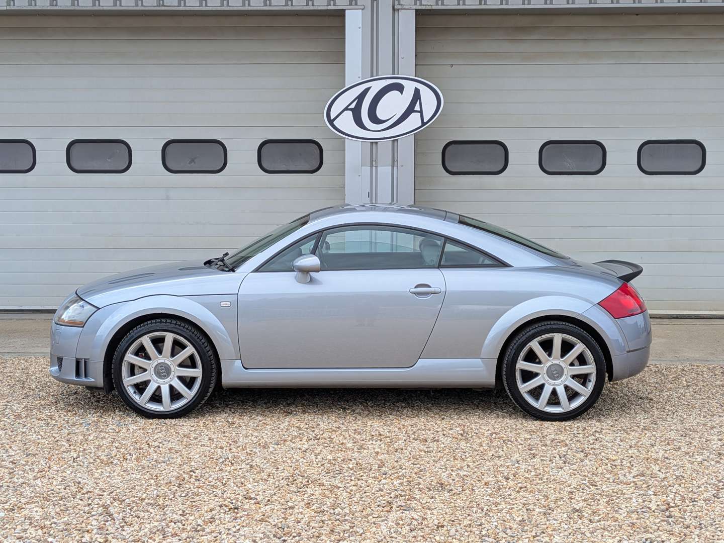 <p>2004 AUDI TT QUATTRO</p>