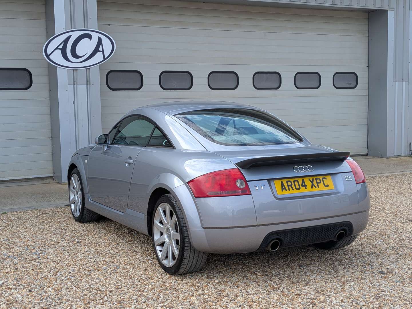 <p>2004 AUDI TT QUATTRO</p>