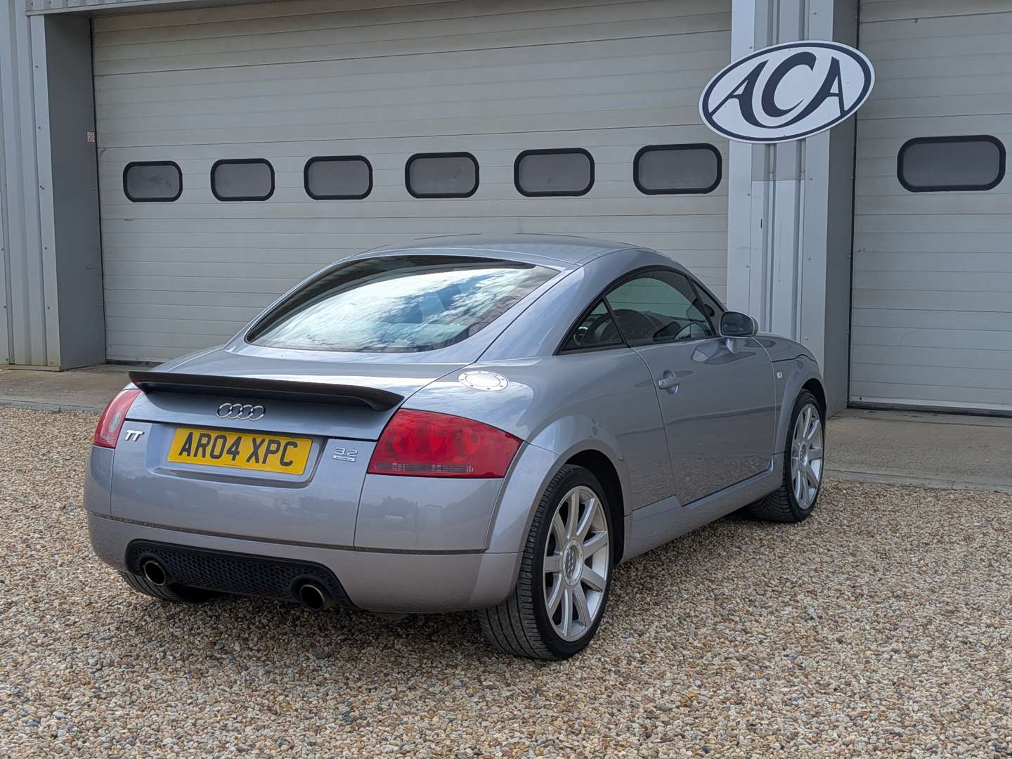 <p>2004 AUDI TT QUATTRO</p>