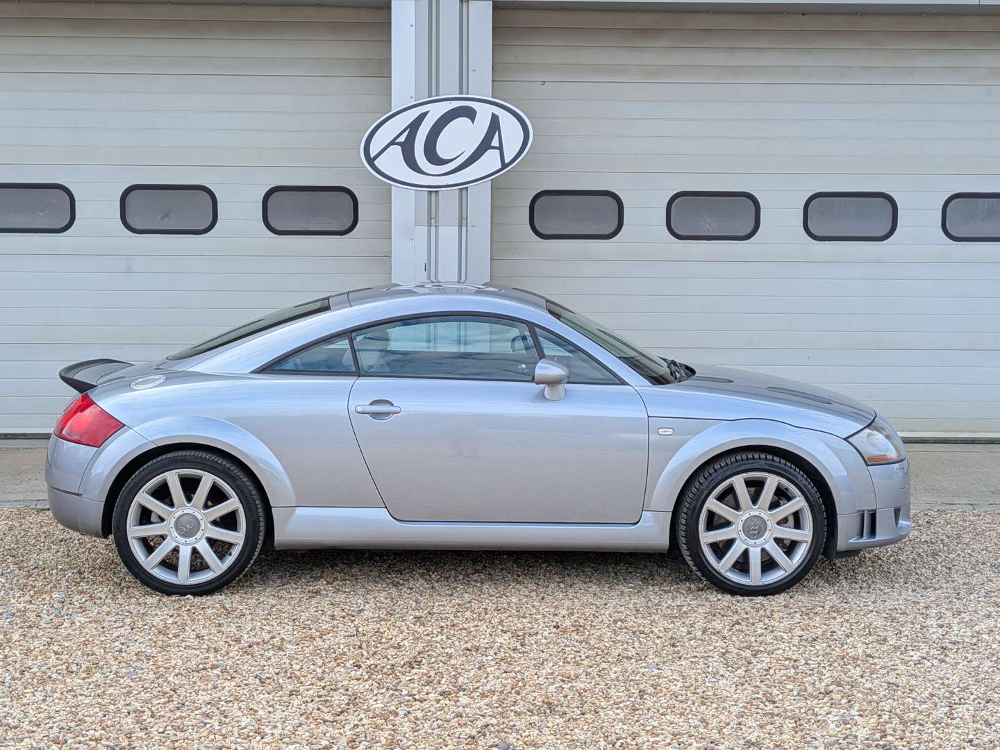 <p>2004 AUDI TT QUATTRO</p>