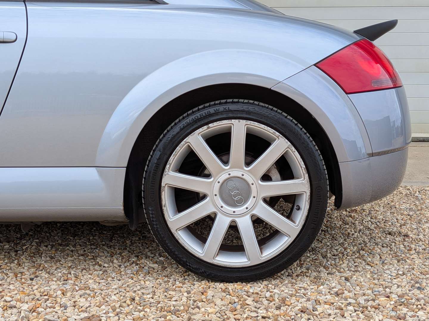 <p>2004 AUDI TT QUATTRO</p>
