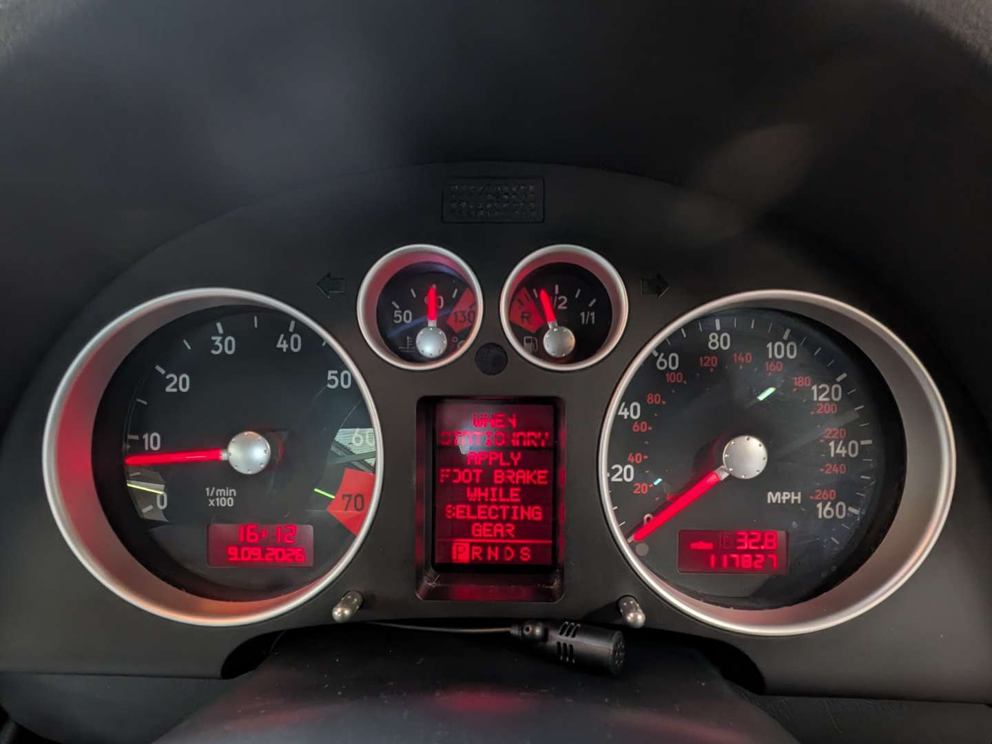 <p>2004 AUDI TT QUATTRO</p>