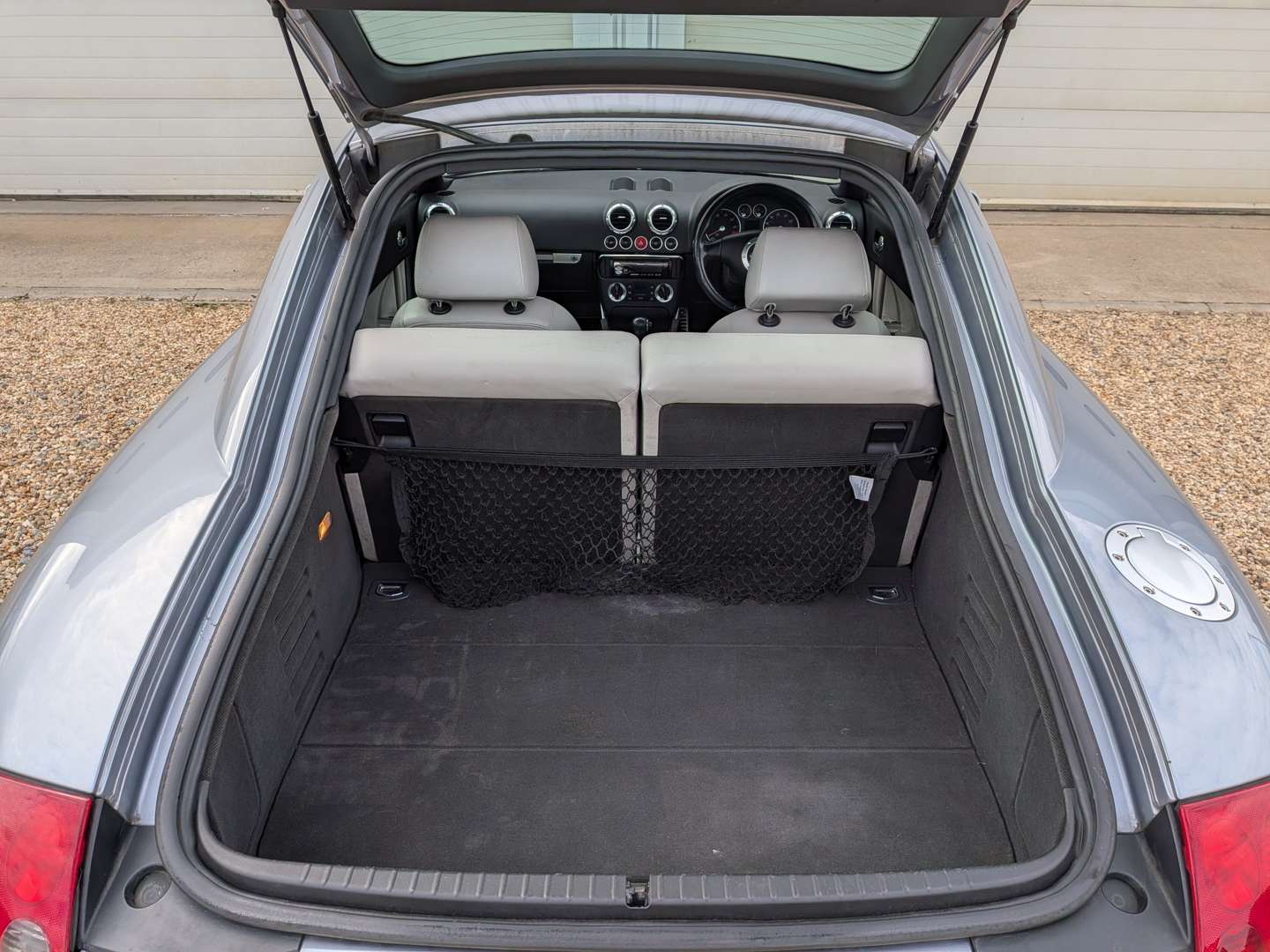 <p>2004 AUDI TT QUATTRO</p>