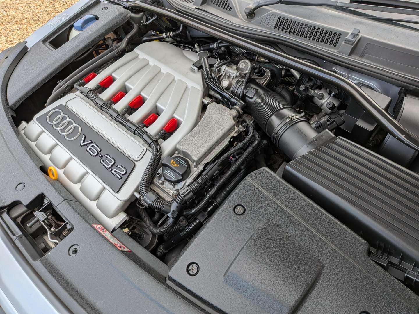 <p>2004 AUDI TT QUATTRO</p>
