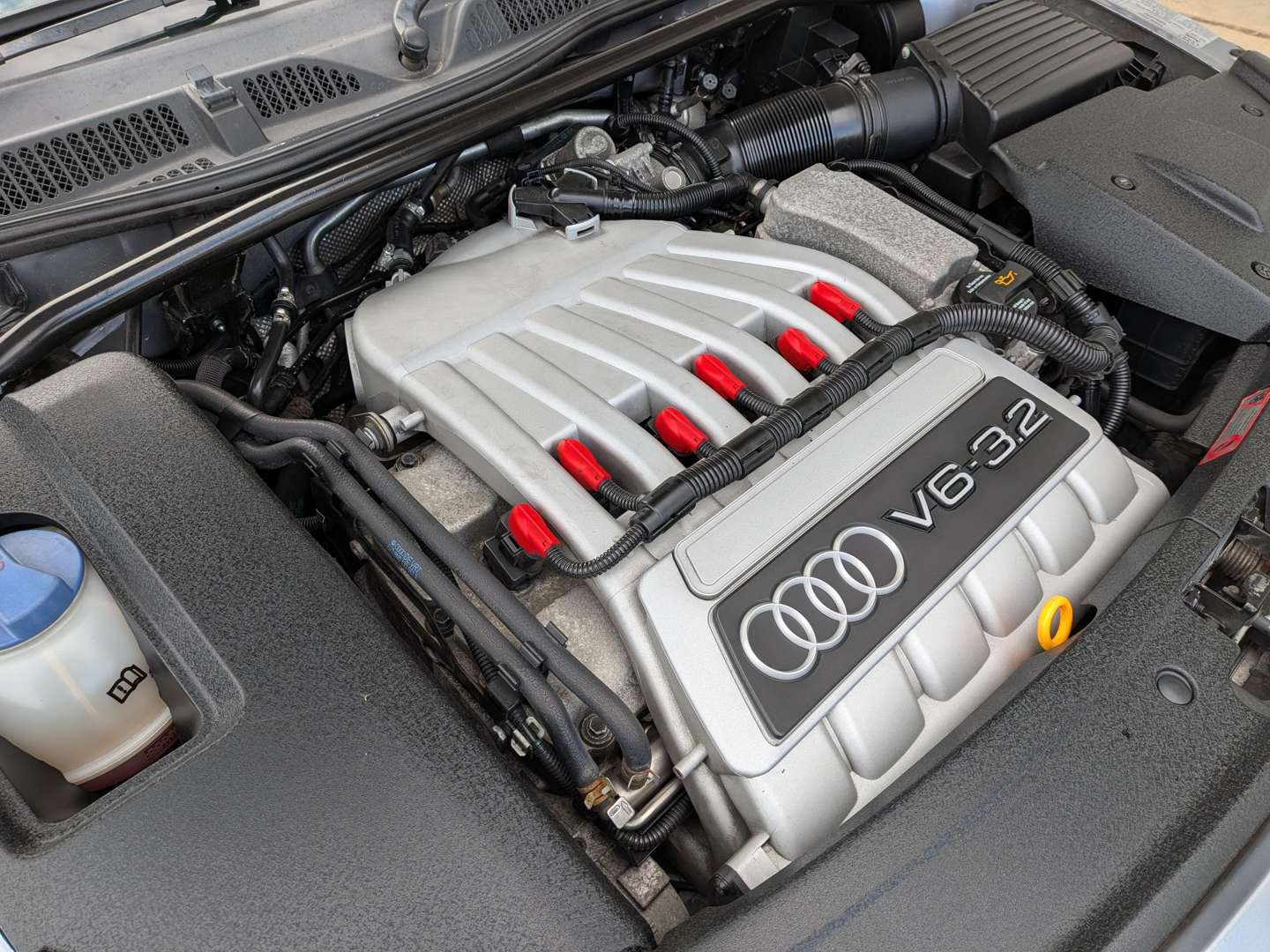 <p>2004 AUDI TT QUATTRO</p>