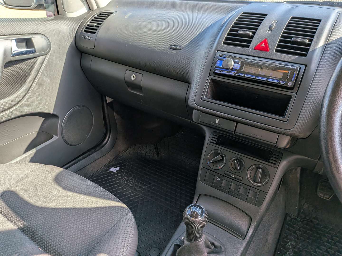 <p>2001 VW POLO SE</p>