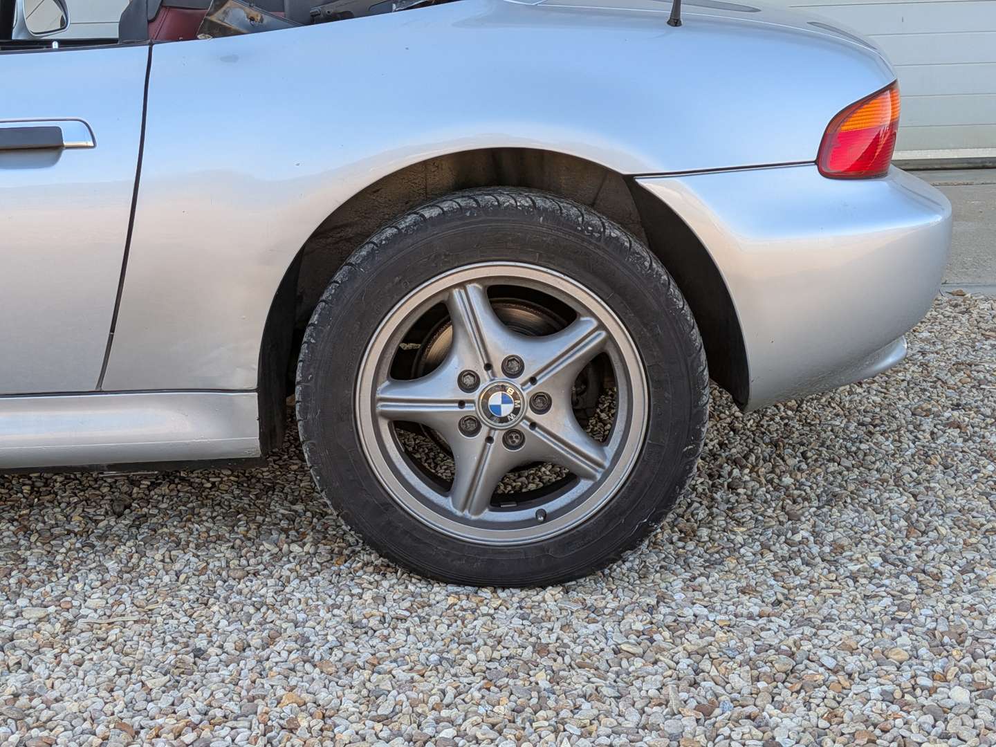<p>1997 BMW Z3 1.9 ROADSTER</p>