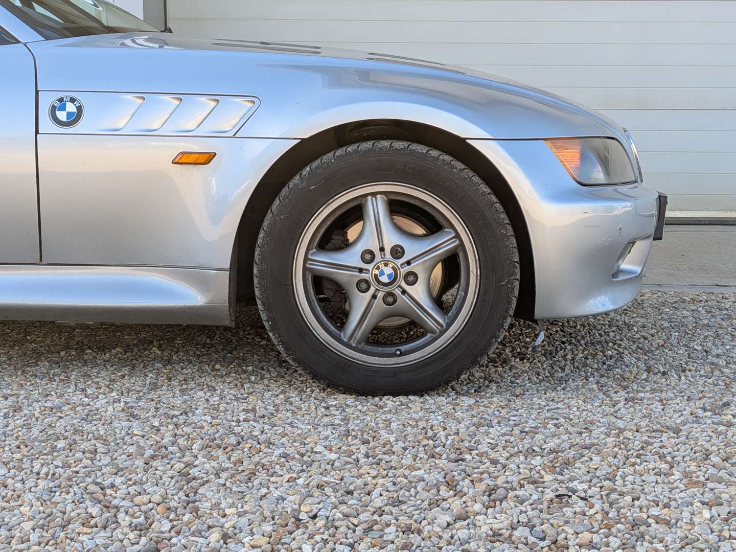 <p>1997 BMW Z3 1.9 ROADSTER</p>