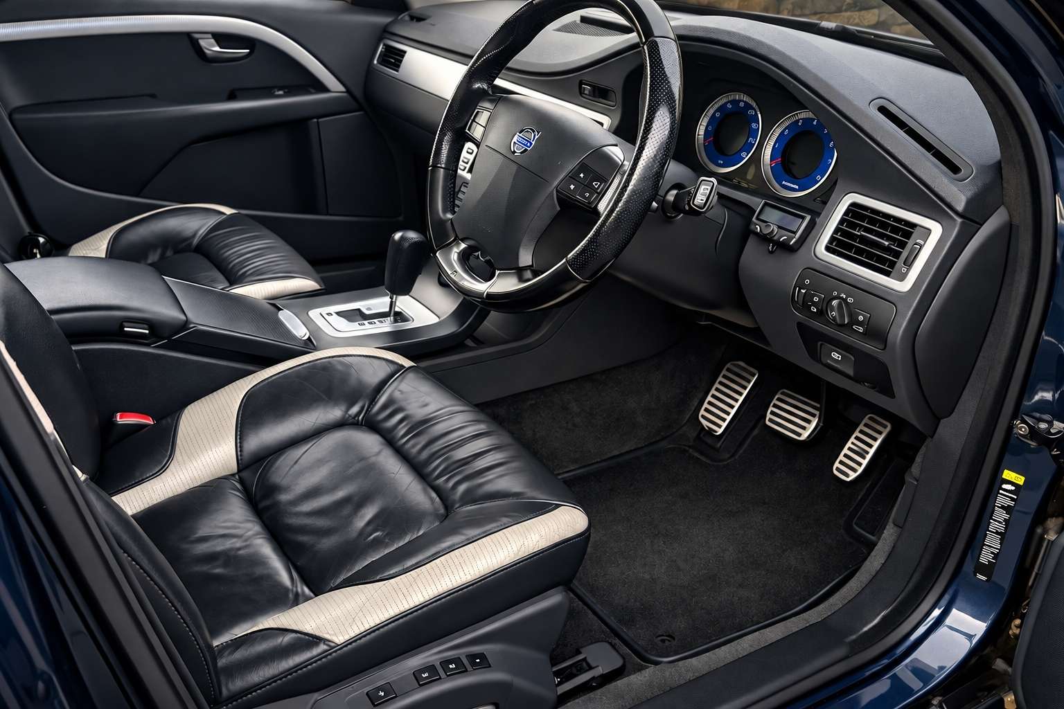<p>2008 VOLVO V70 SE SPORT T6 AUTO 4X4</p>