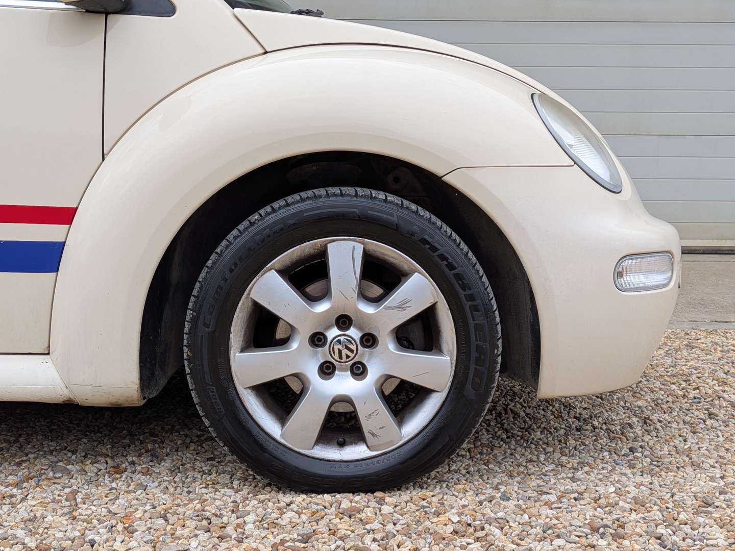 <p>2003 VW BEETLE CABRIOLET</p>