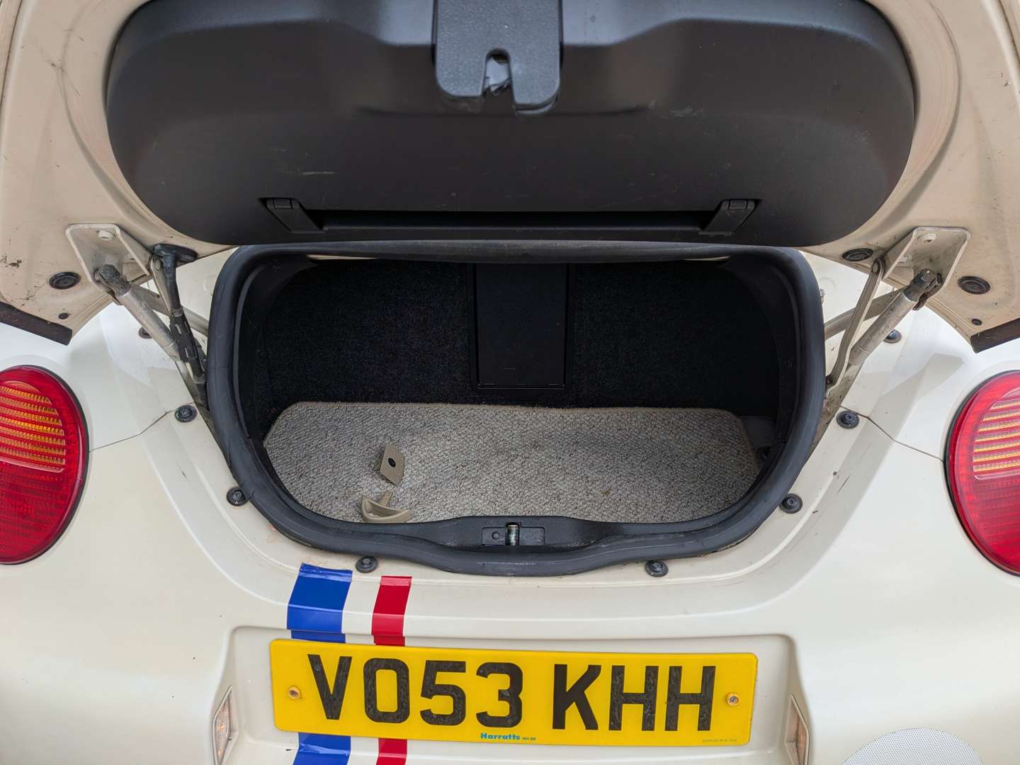 <p>2003 VW BEETLE CABRIOLET</p>