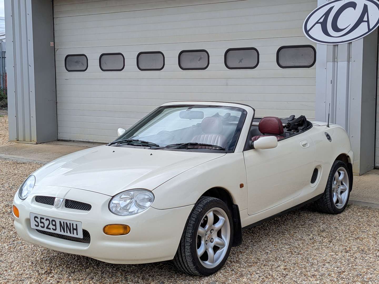 <p>1999 MG F</p>