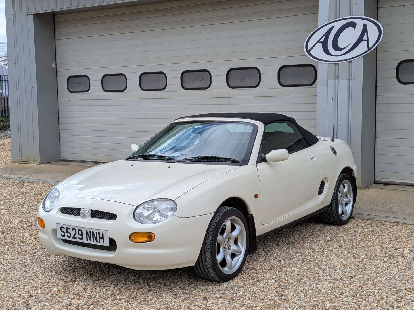 <p>1999 MG F</p>