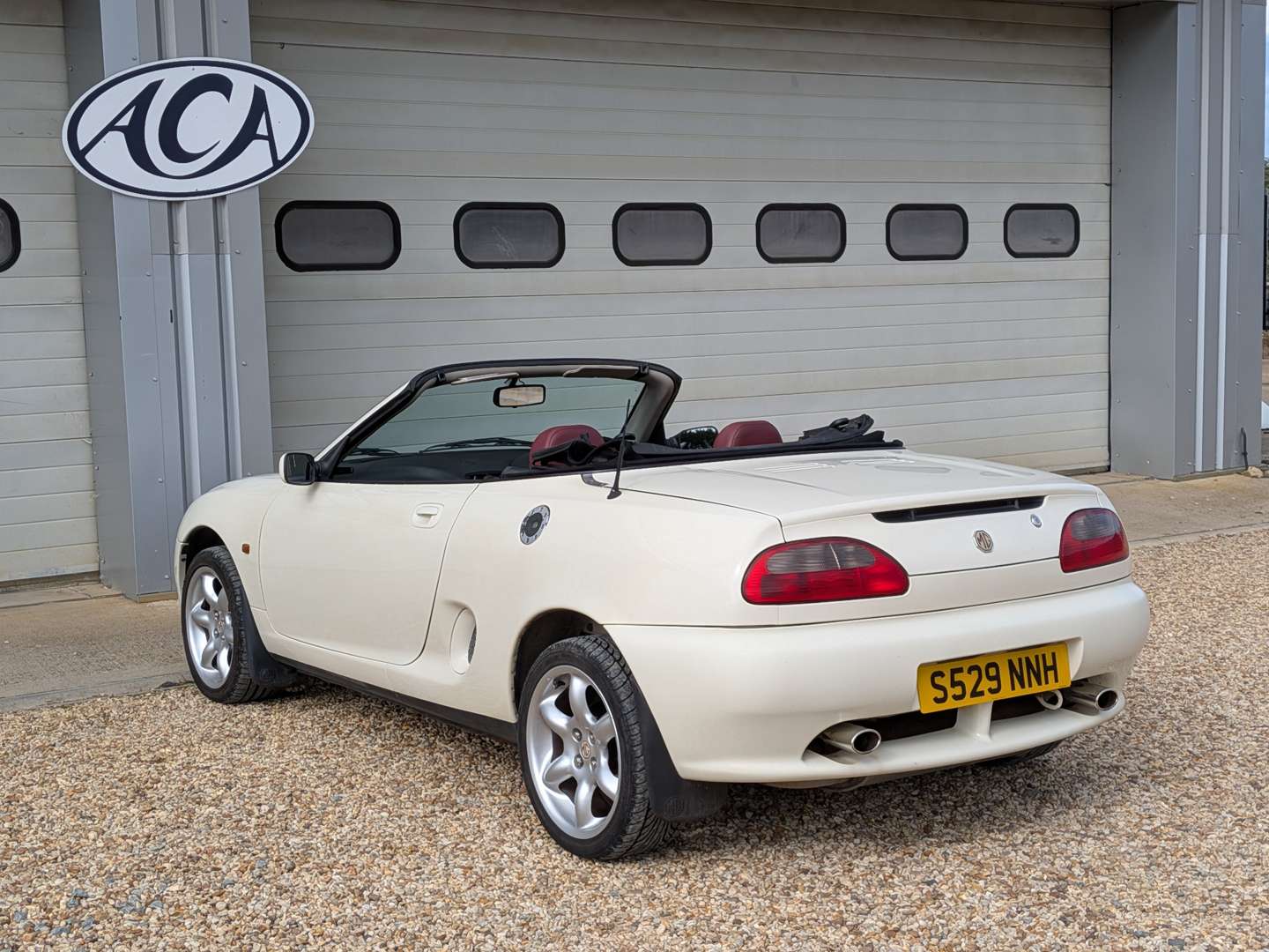 <p>1999 MG F</p>