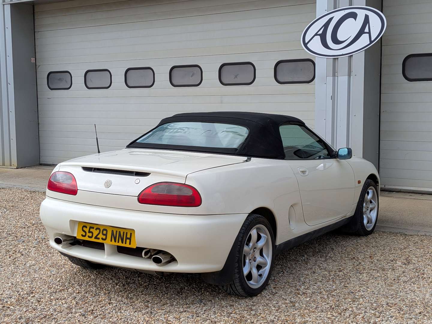 <p>1999 MG F</p>