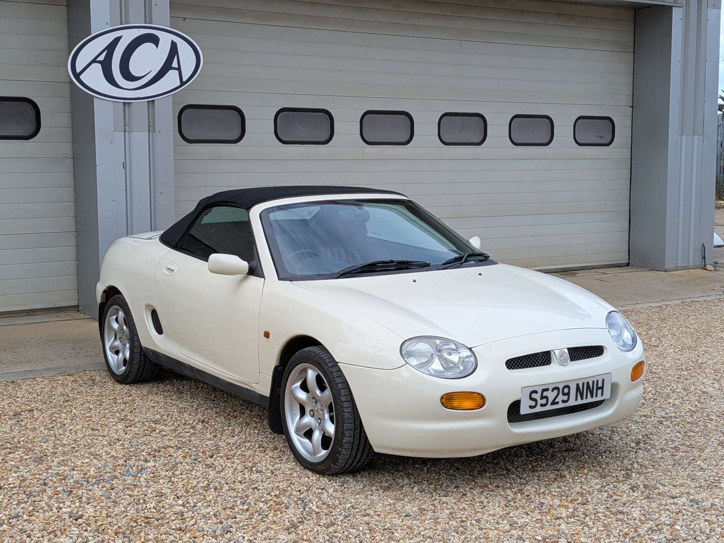 <p>1999 MG F</p>