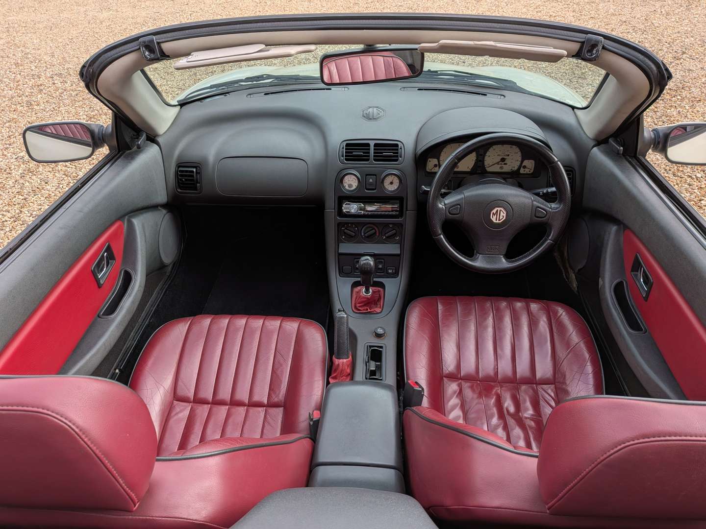 <p>1999 MG F</p>