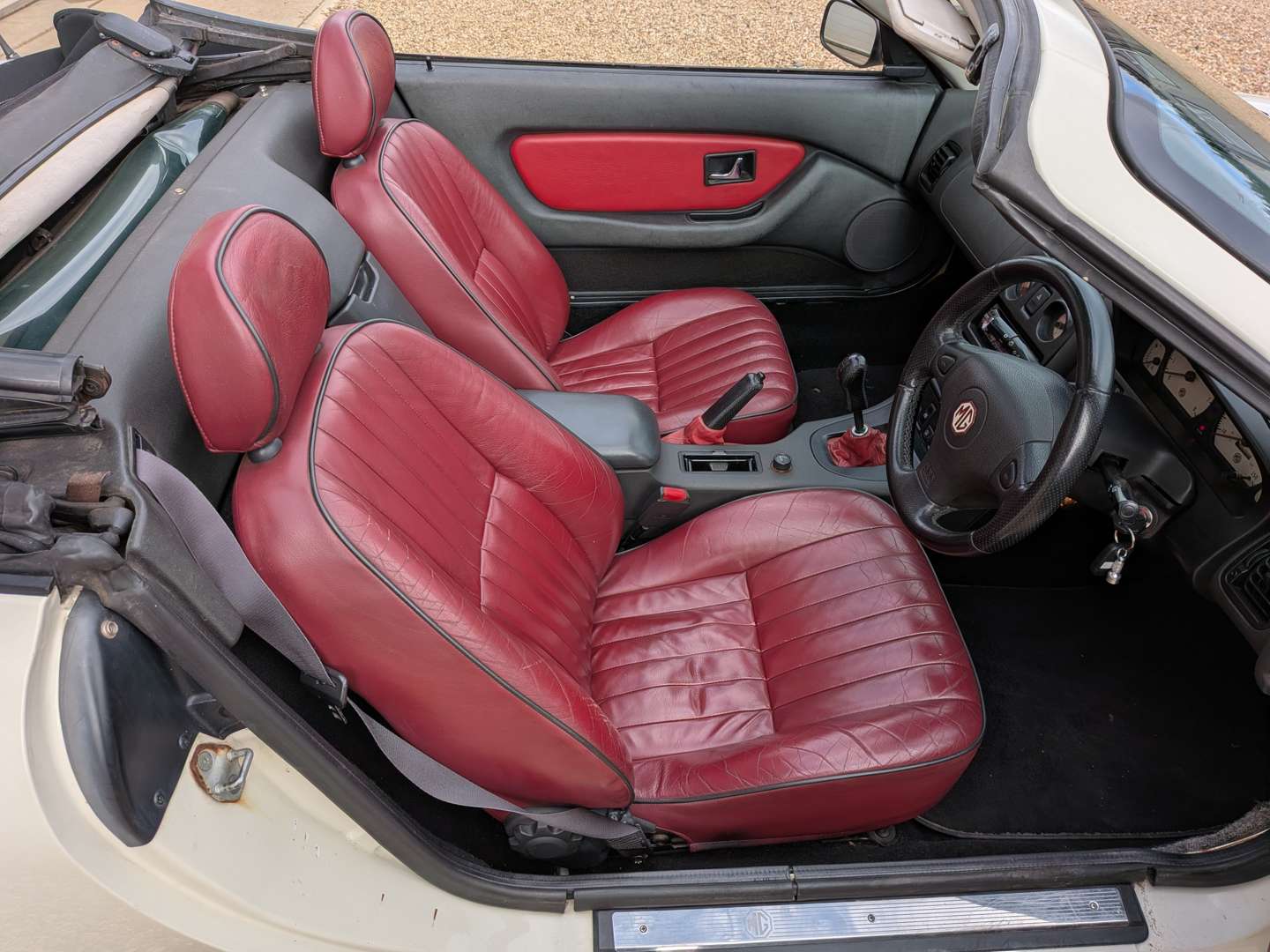 <p>1999 MG F</p>