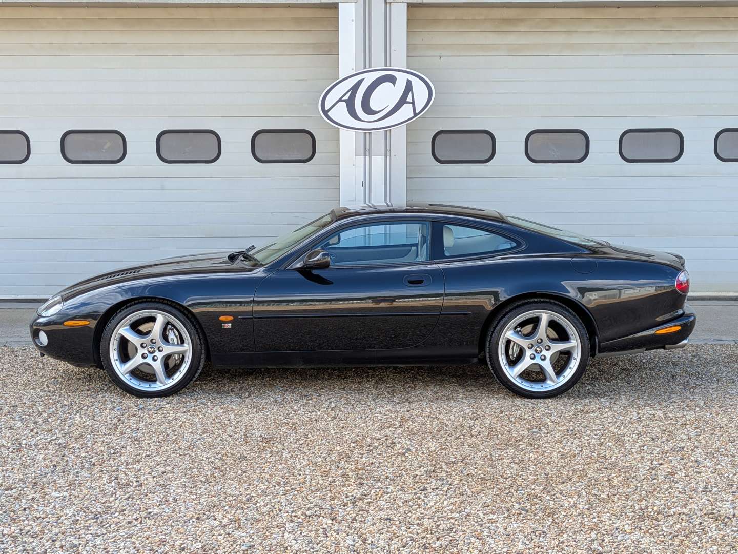 <p>2004 JAGUAR XKR</p>