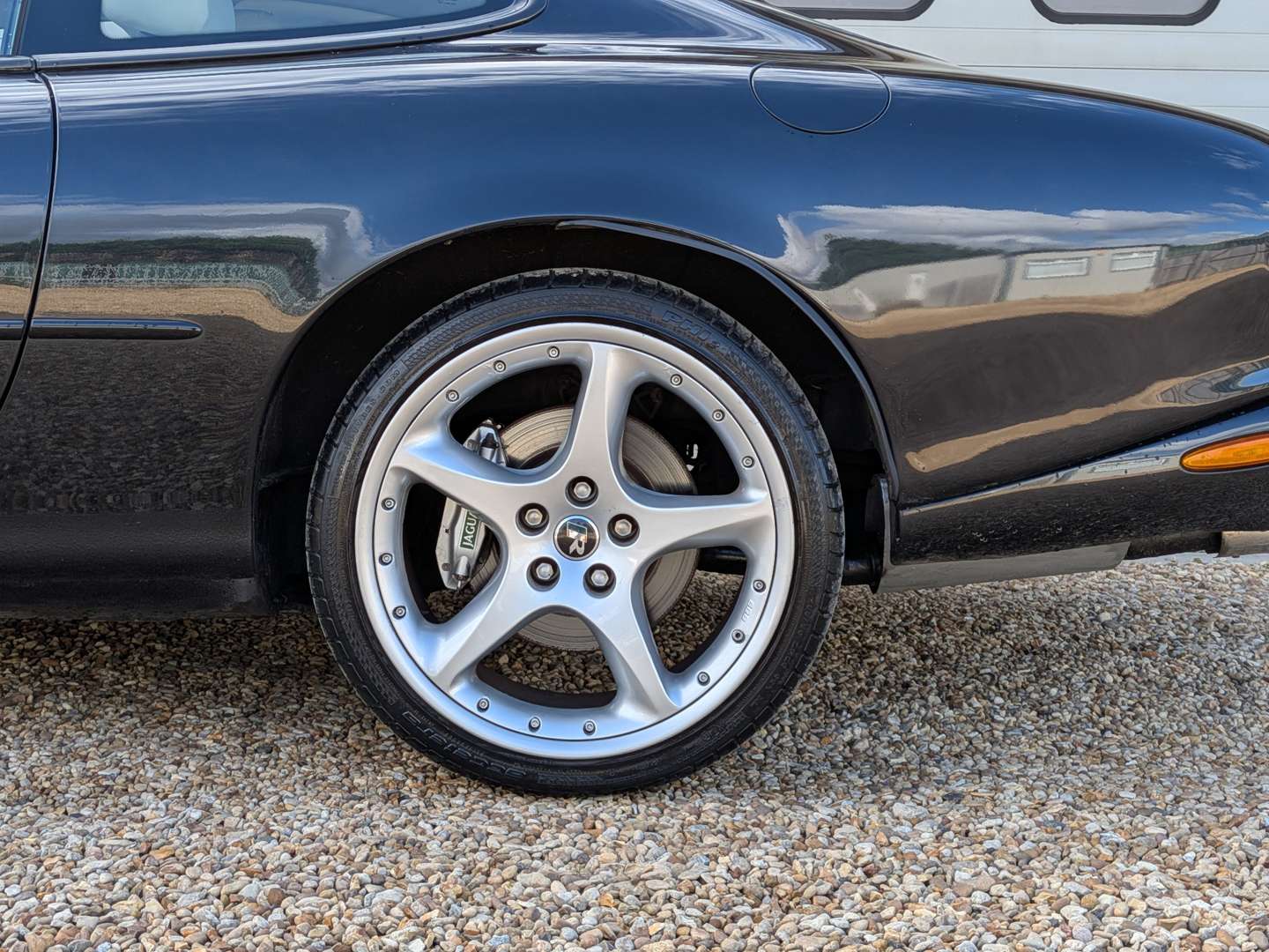 <p>2004 JAGUAR XKR 4.2</p>