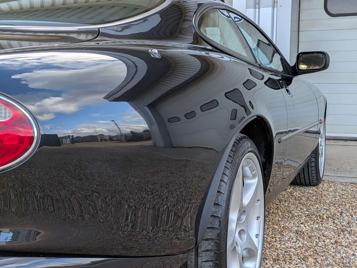 <p>2004 JAGUAR XKR</p>