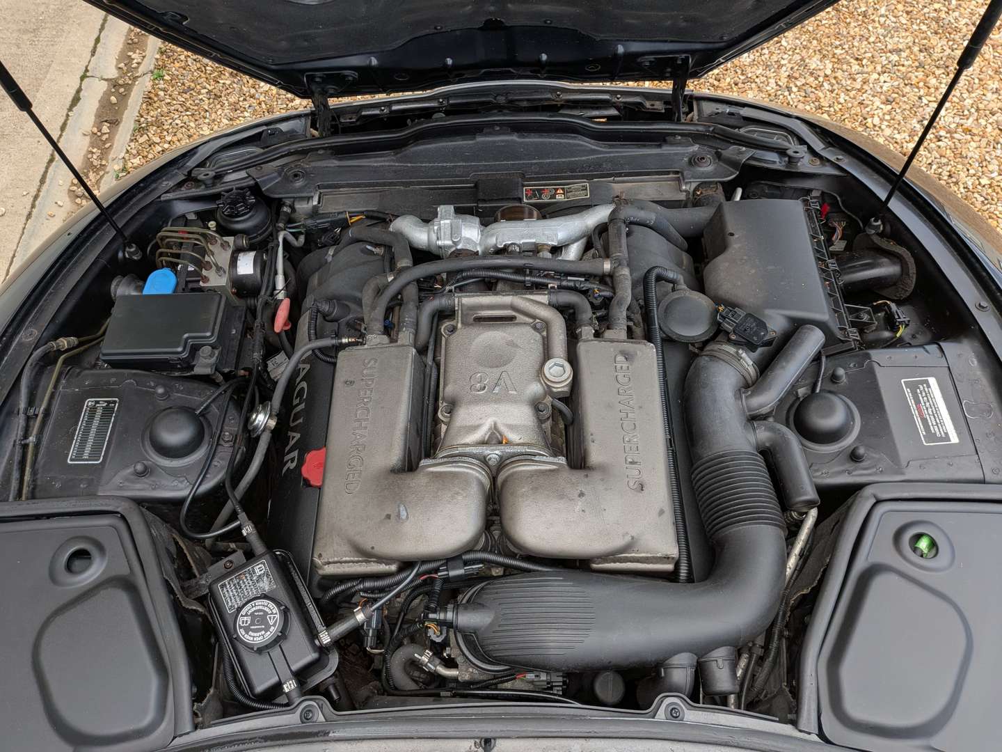 <p>2004 JAGUAR XKR 4.2</p>