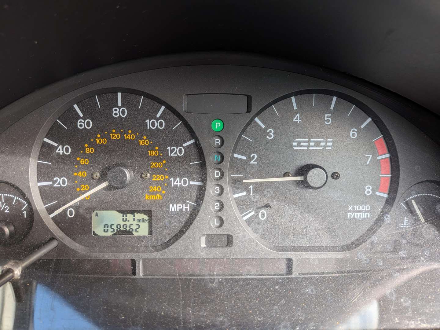 <p>2000 MITSUBISHI CARISMA ELEGANCE GDI</p>