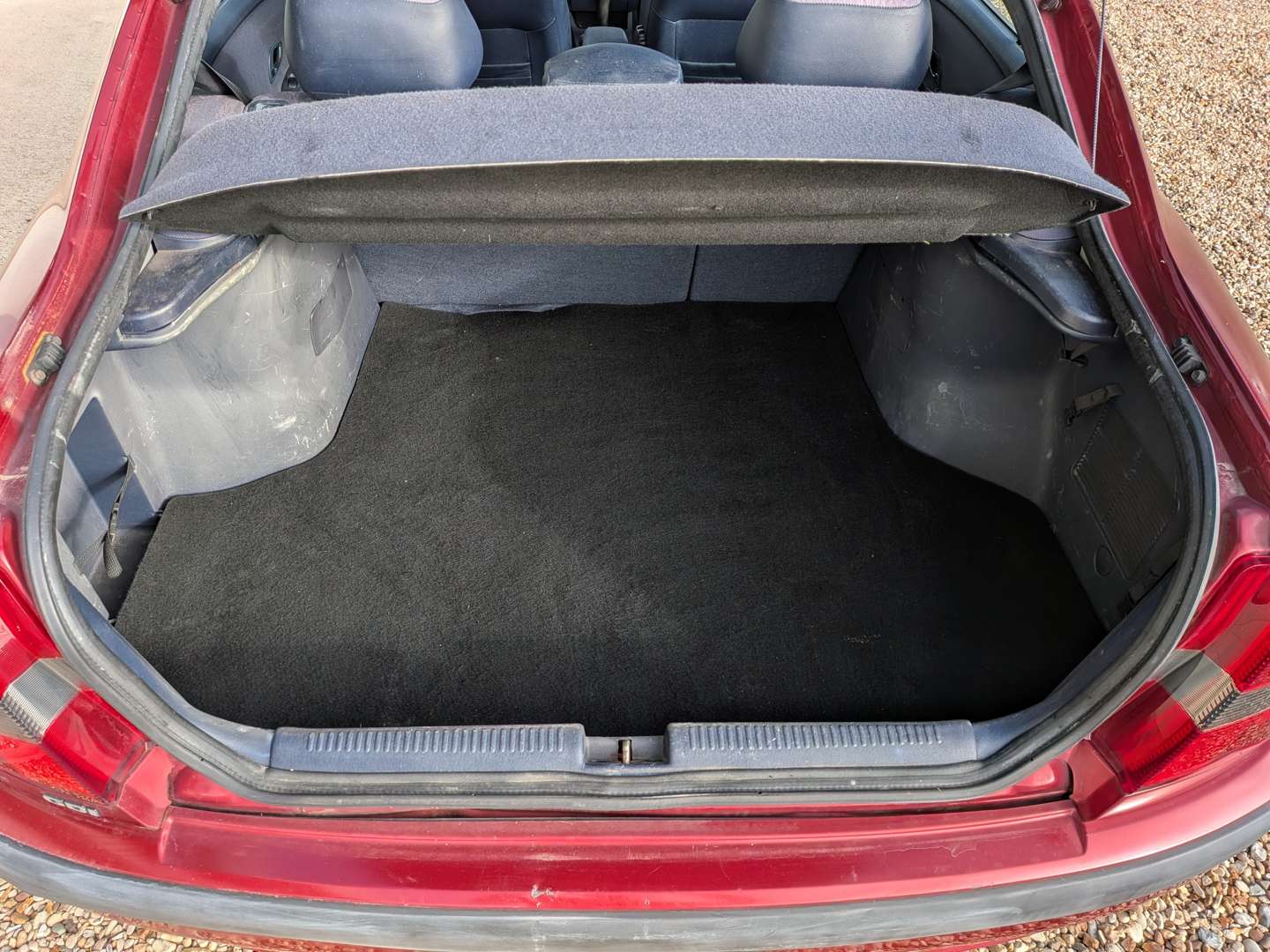 <p>2000 MITSUBISHI CARISMA ELEGANCE GDI</p>
