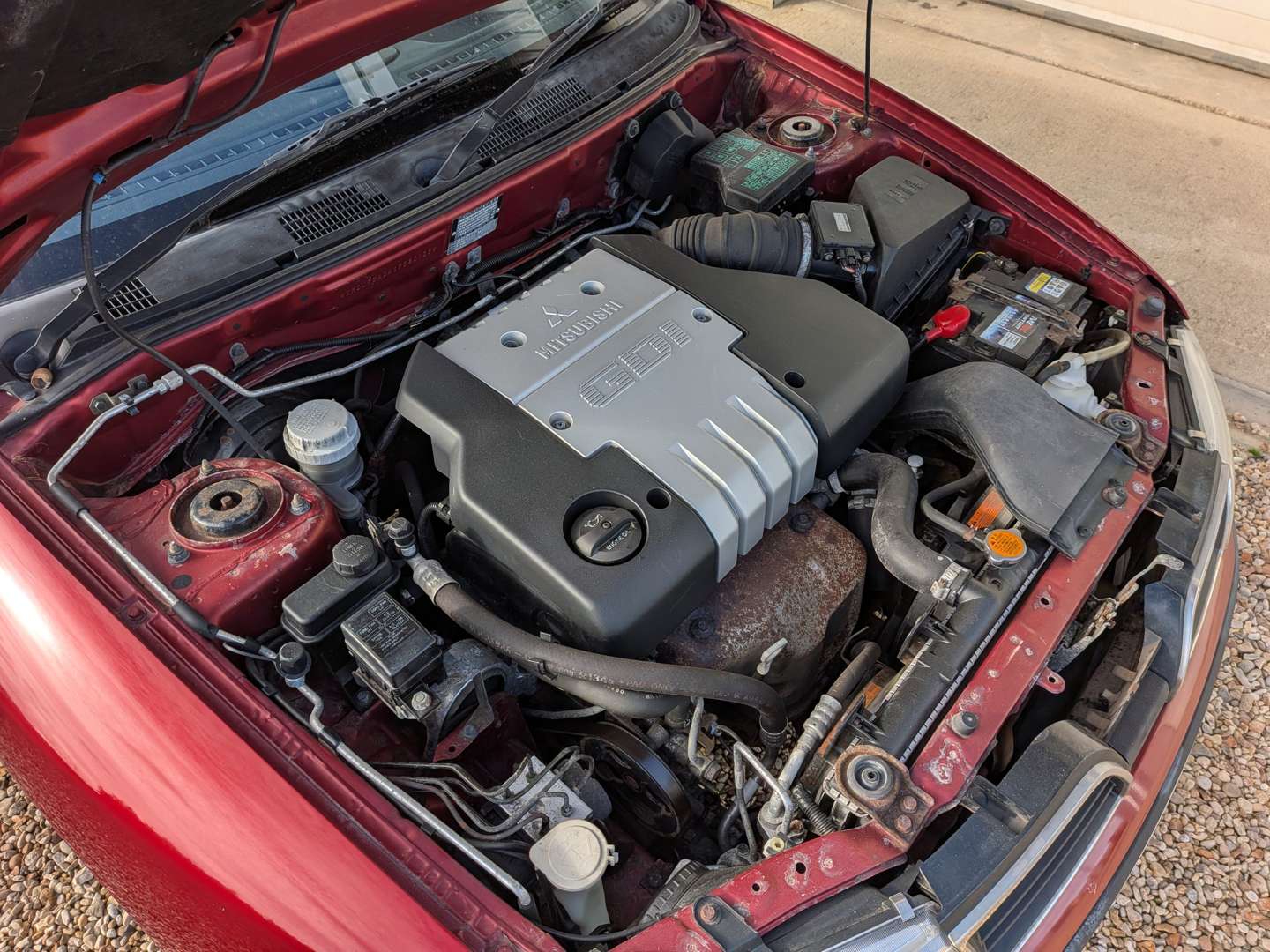 <p>2000 MITSUBISHI CARISMA ELEGANCE GDI</p>